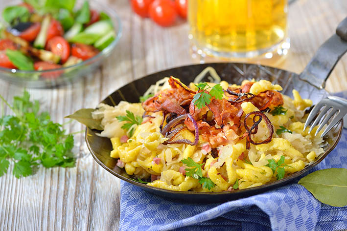 Käsespätzle in der Pfanne